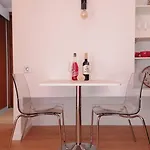 Studio Paris アパート エステポナ